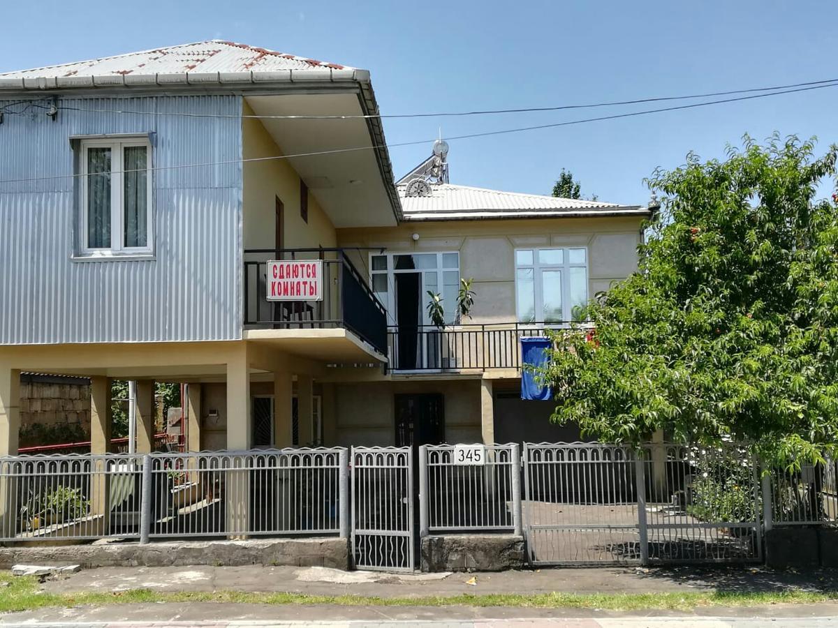 Guest House Of Givi Kobuleti Exteriér fotografie